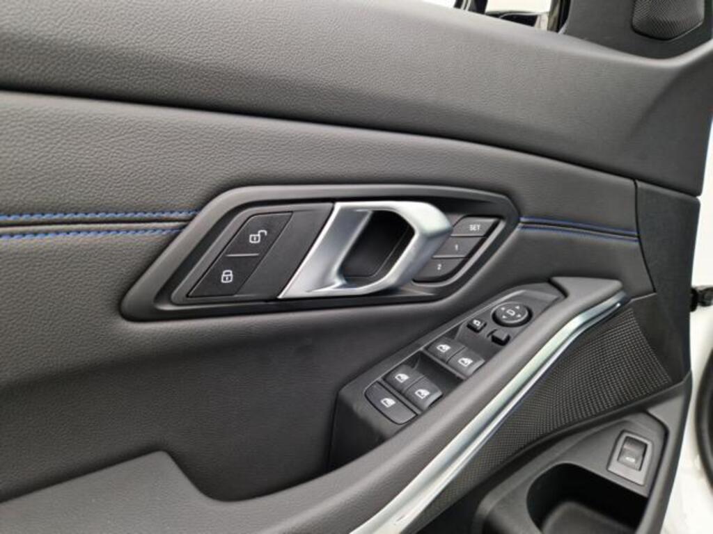 vehicle-2714338-12-2