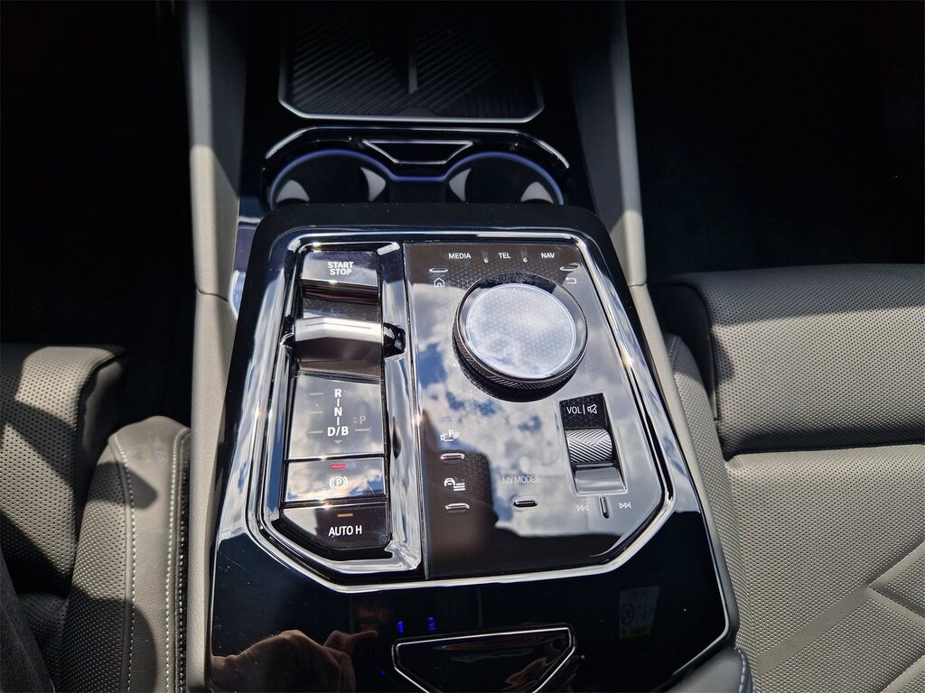 vehicle-2751990-13-2