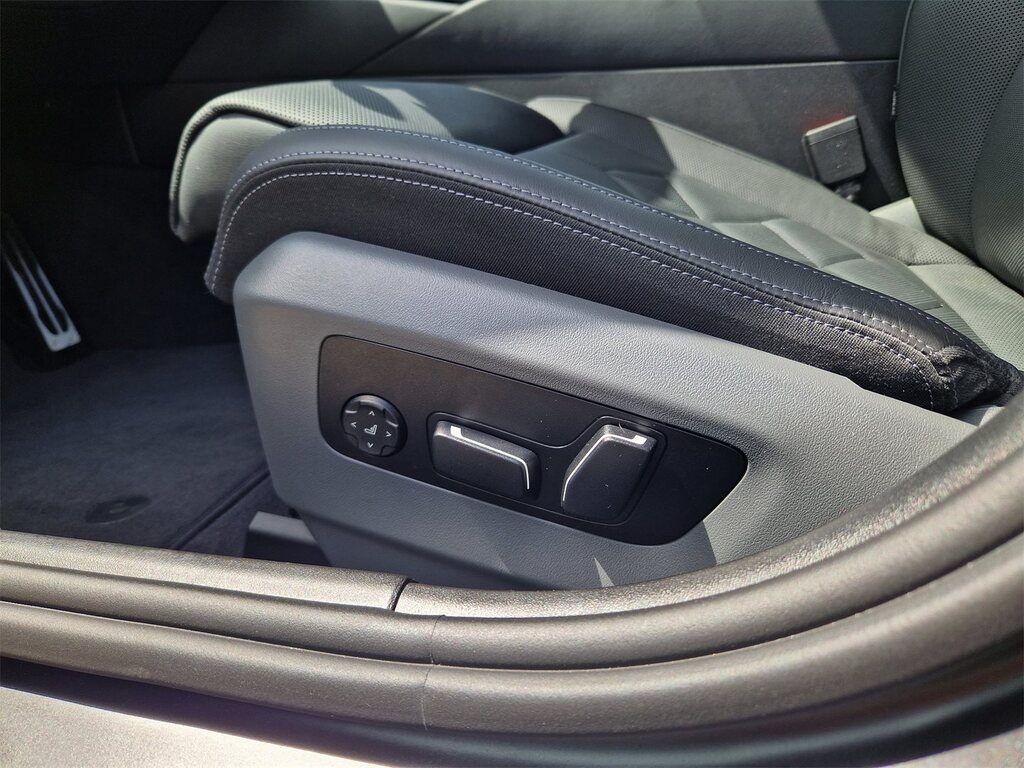 vehicle-2751990-15-2