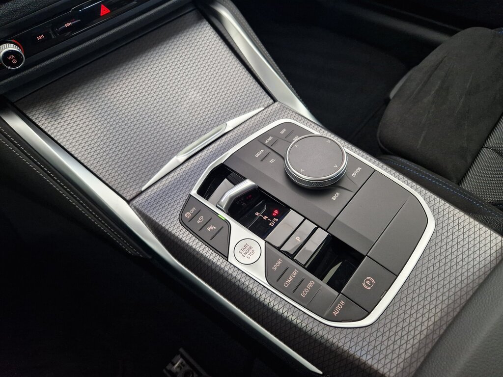 vehicle-2996200-11-2