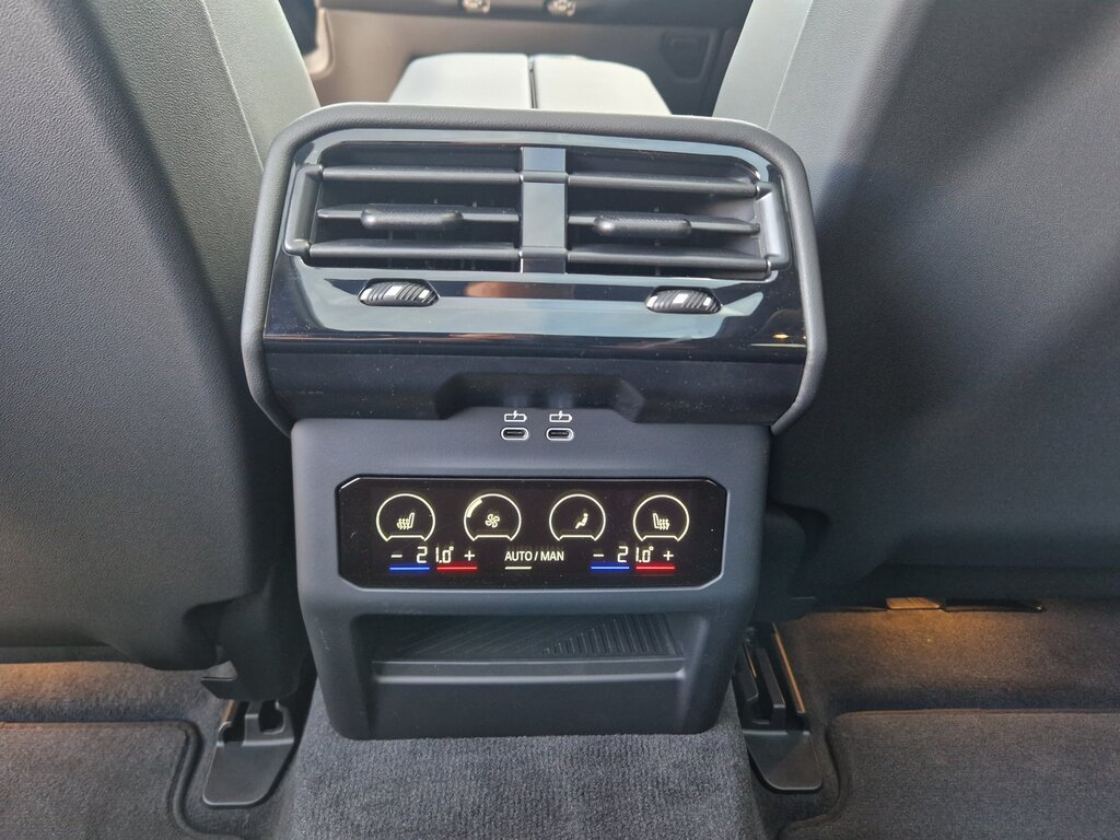 vehicle-2748447-17